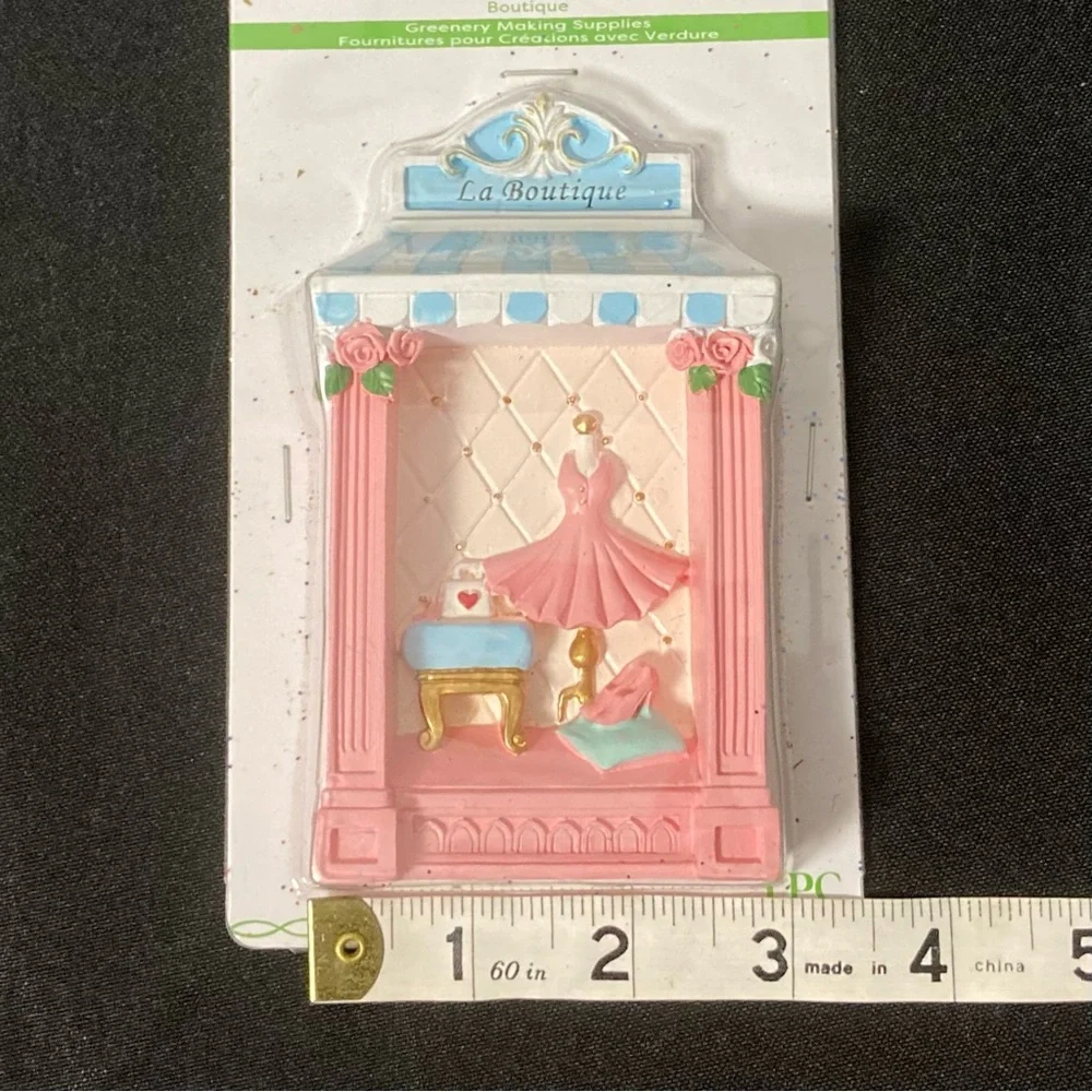 Ashland Spring Decor Dress Boutique Shelf Decoration - Picture 12 of 15